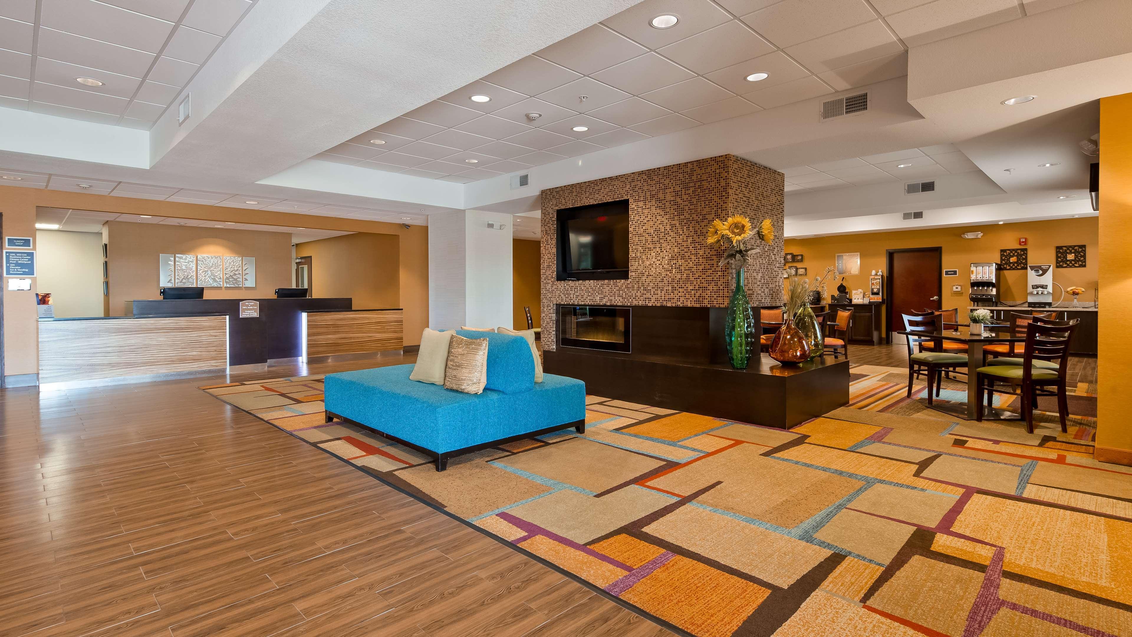 Best Western Plus Hiawatha Hotel Экстерьер фото
