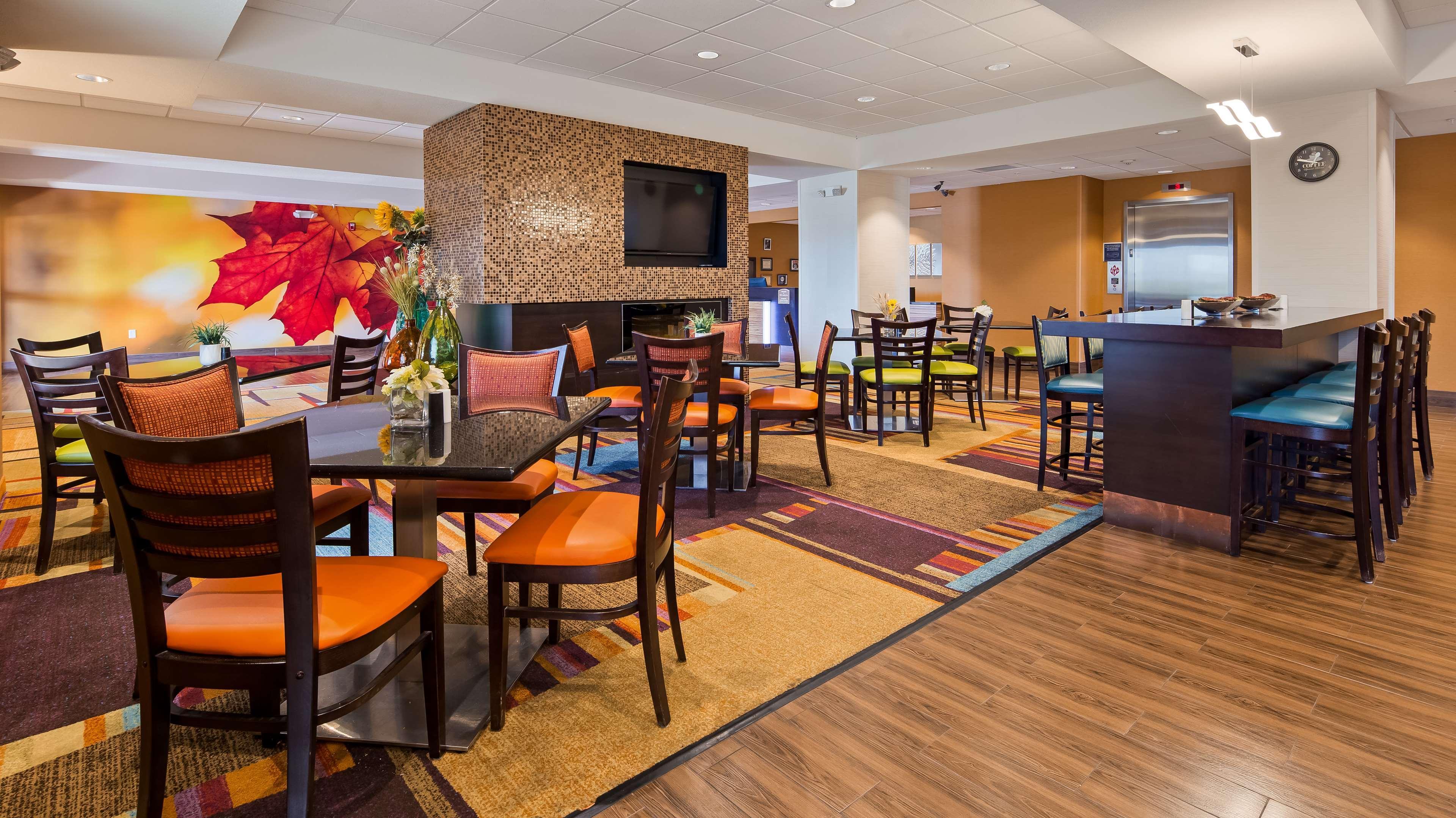 Best Western Plus Hiawatha Hotel Экстерьер фото