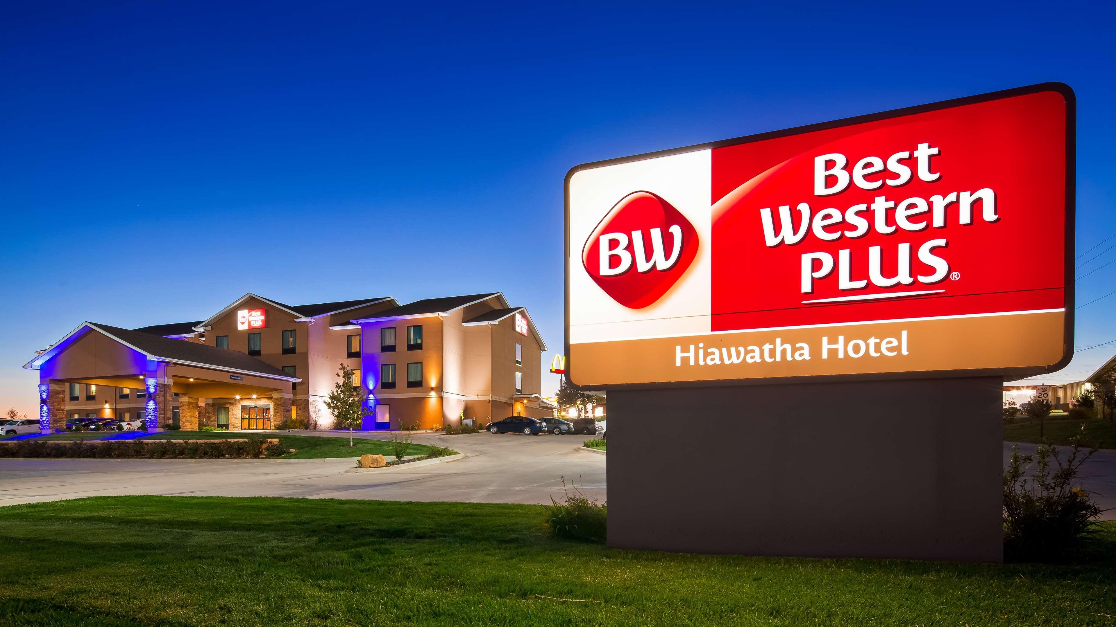 Best Western Plus Hiawatha Hotel Экстерьер фото